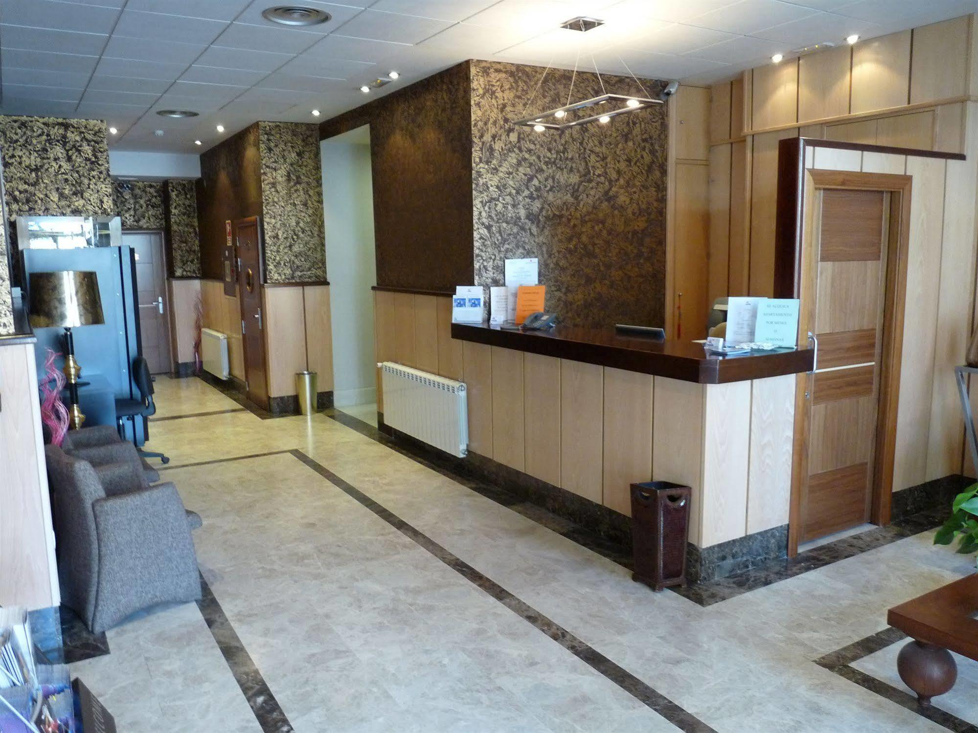 Hotel 4C Puerta Europa Madrid Eksteriør bilde
