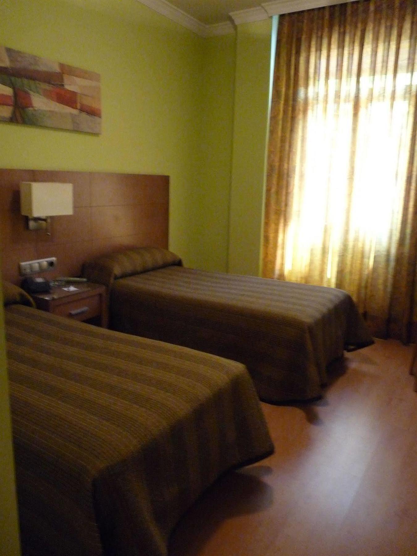 Hotel 4C Puerta Europa Madrid Eksteriør bilde