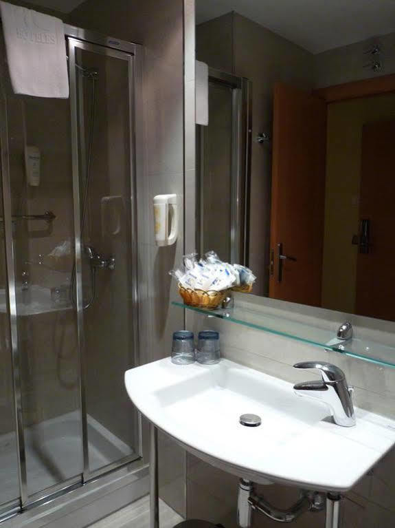 Hotel 4C Puerta Europa Madrid Eksteriør bilde